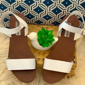 Steve Madden Donddi White Leather Sandals